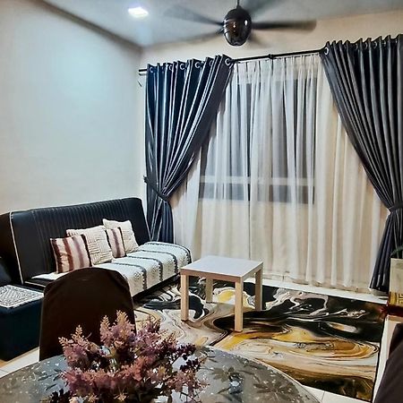 Leezahomestay Bayan Lepas Exterior photo