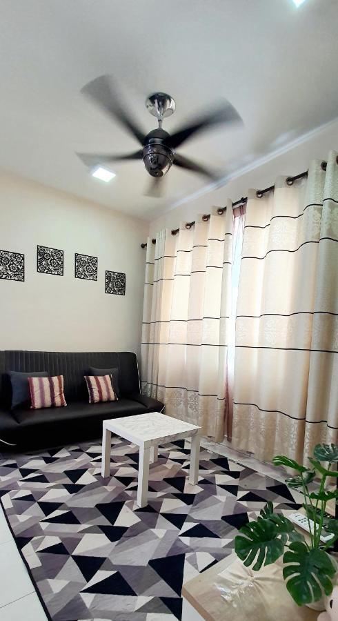 Leezahomestay Bayan Lepas Exterior photo