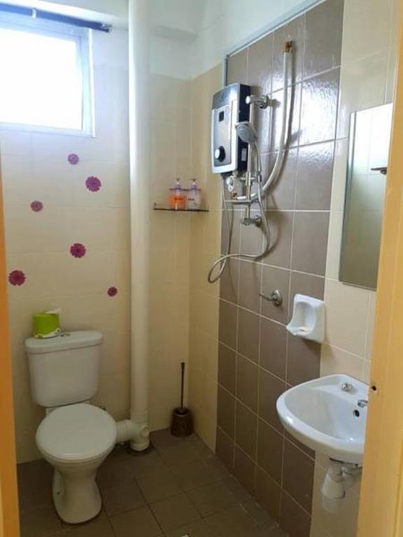Leezahomestay Bayan Lepas Exterior photo